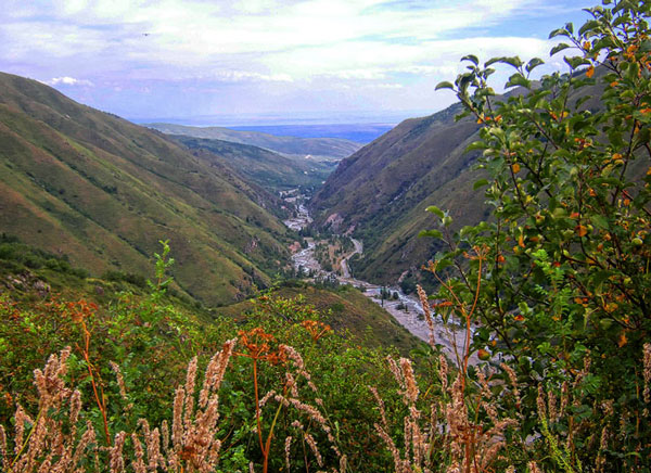 Опасная лужа в горах